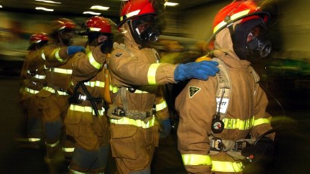 firemen-80640_1280